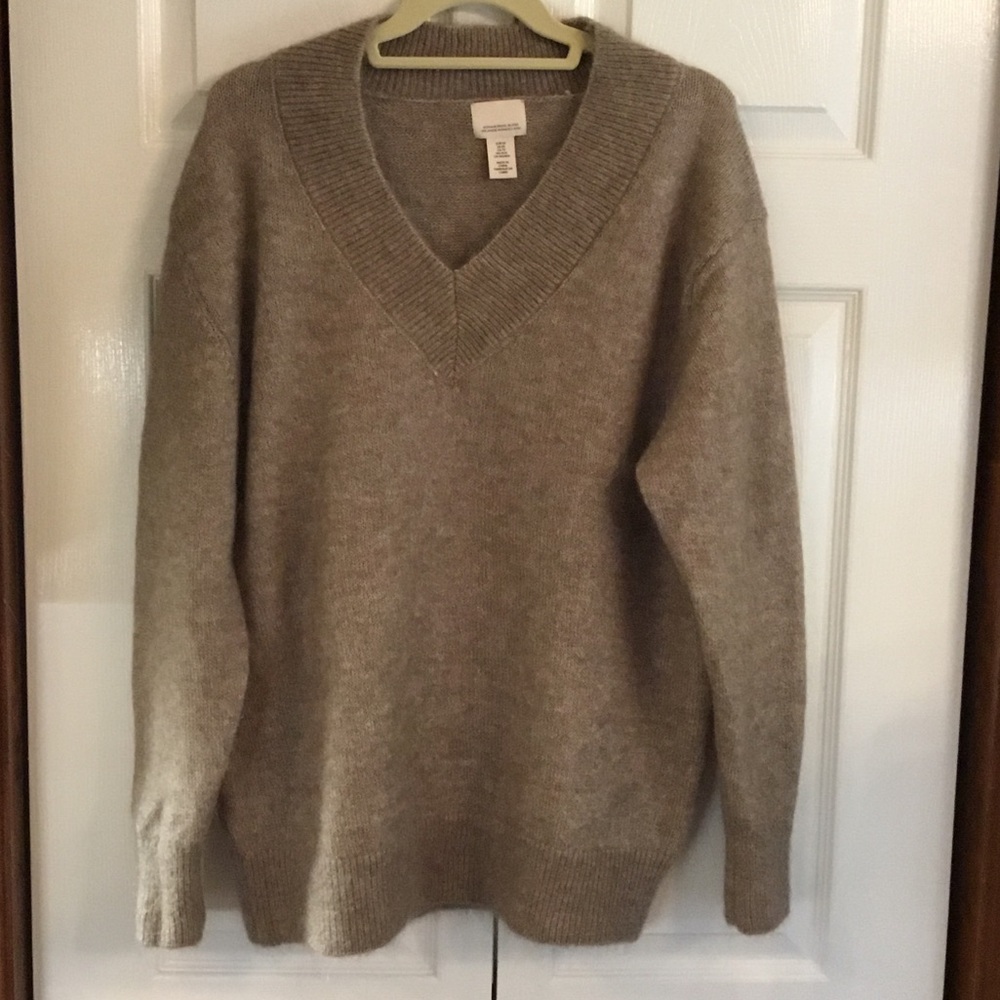 H & M Taupe V-Neck Mohair/ Wool Sweater NWOT size XS